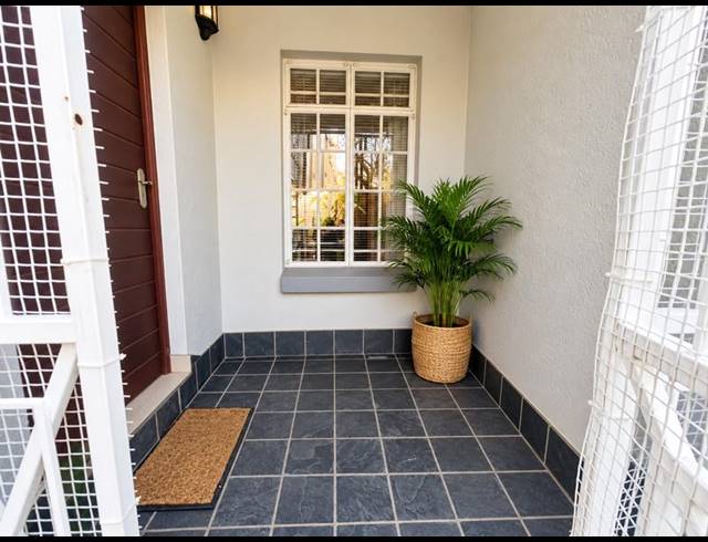 2 BEDROOM TOWNHOUSE FOR SALE IN VILLIERIA